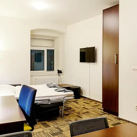 فندق Efi Palace 3*